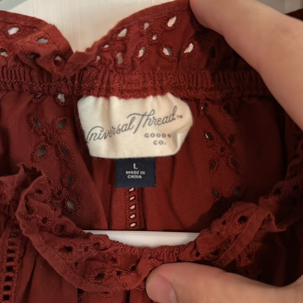 Universal Threads Shirt - Picture 2 of 3